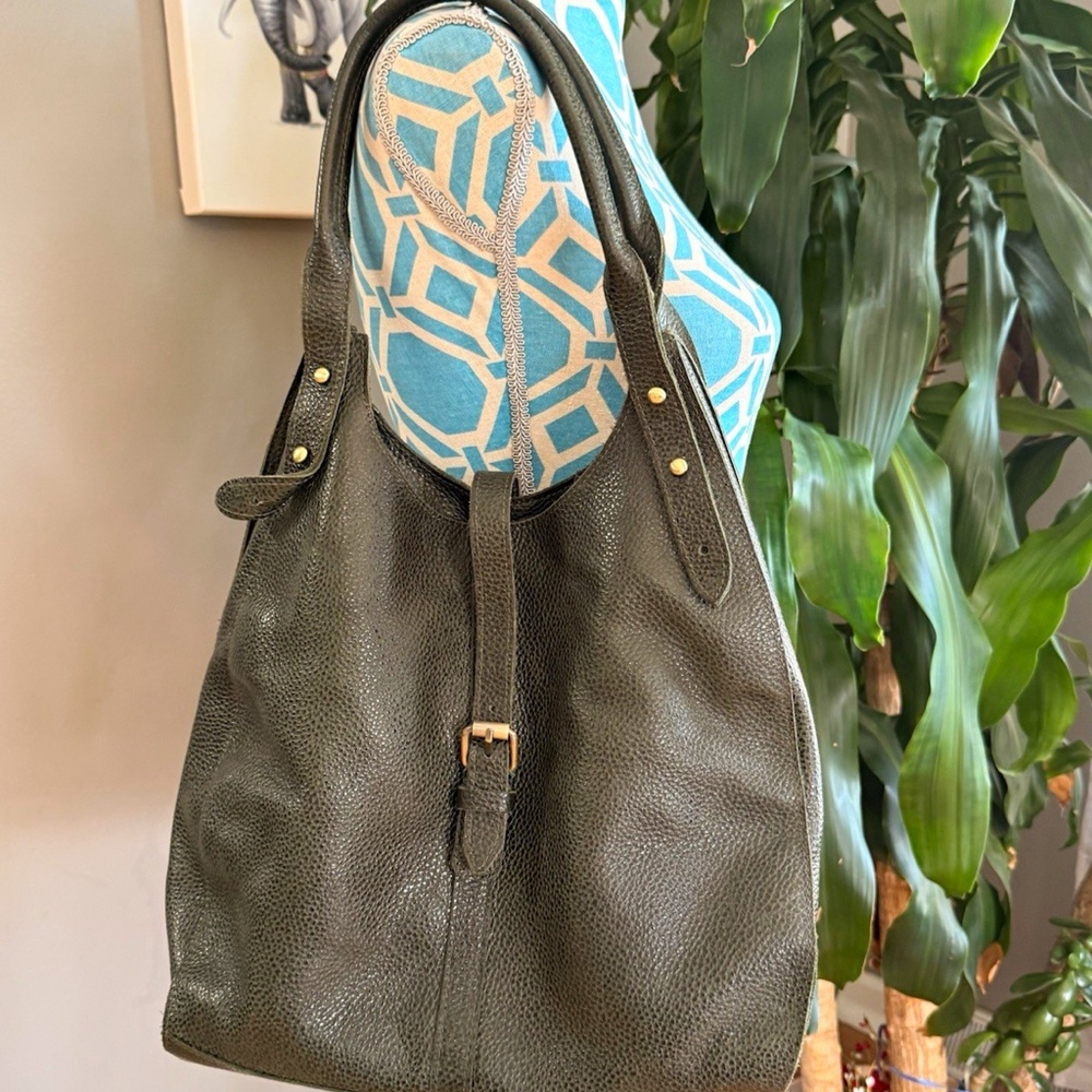 Amour genuine leather shoulder bag made in Ethiopia green